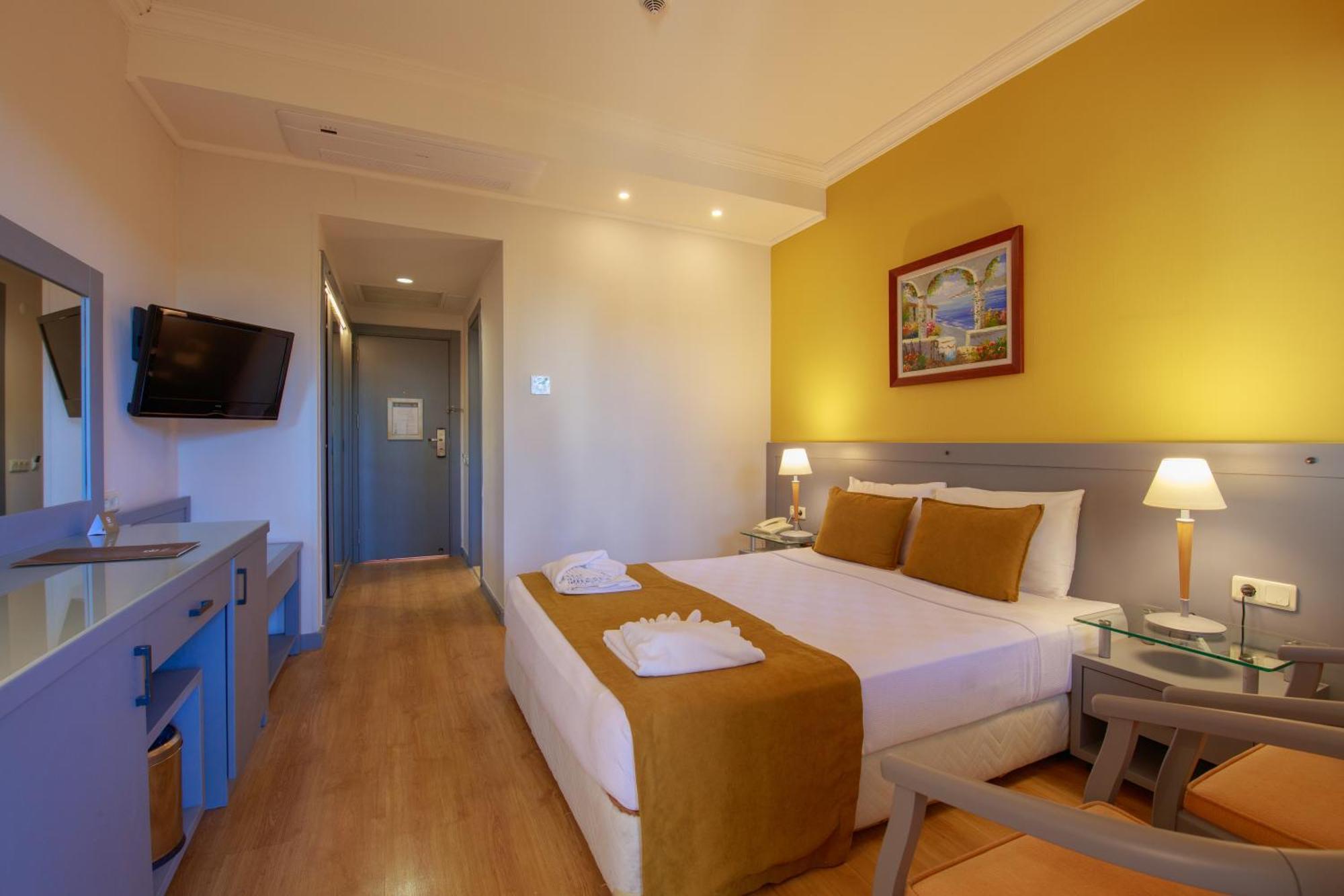 Hotel Orka World & Aquapark 4*