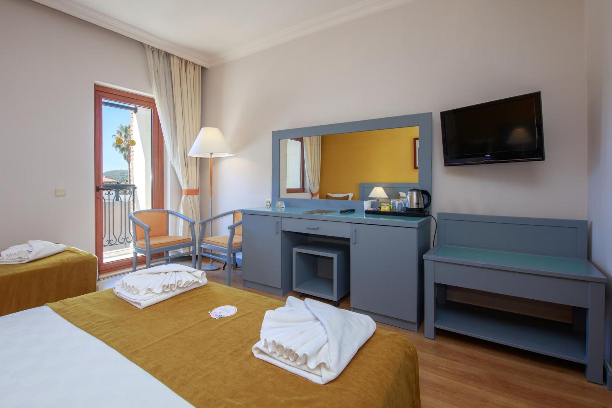 Orka World & Aquapark 4*